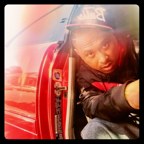 Latest trends, throwback threads, women + men's.. - Picture 1 of 4